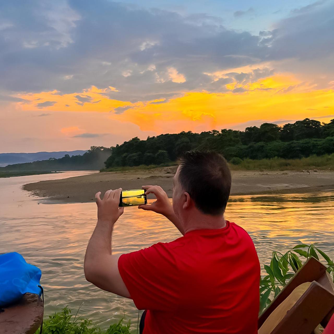 Greenland Safari, Sauraha Kültér fotó